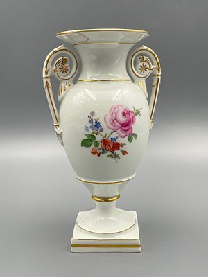 (П) Ваза «Цветочный букет», Meissen, Германия, пер. пол. XX в.