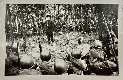 (П) Фотография "К. Симонов выступает перед бойцами". 1942 г. 11,5 х 17,5 см. На оборотной ...