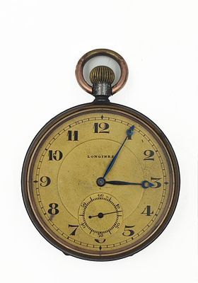 (П) Часы Longines. Начало ХХ в. Диаметр - 5 см Работоспособность неизвестна, стрелки ходят.