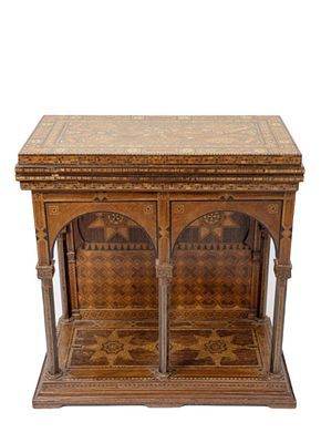 (П) Сирийский складной игровой стол с инкрустацией и перламутром, XVIII - XIX вв.
90 х 42 х 84 см

Дерево, перламутр,

Для игры в карточные игры, нарды, шахматы, шашки.