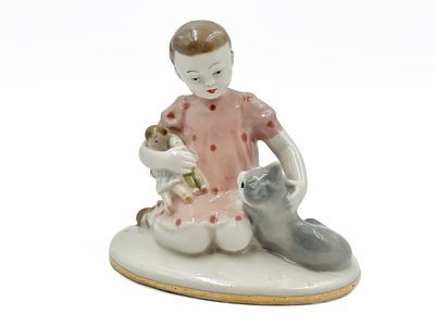 (П) Статуэтка «Девочка с кошкой», скульптор
Велихова С. Б. ЛФЗ, 1950-60 гг.