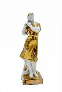 (М) Девушка с косой. Первомайский фарфоровый завод - Песочное, 1950-е гг. Фарфор, золочение. ...