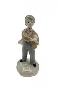 (П) Фигурка Продавец газет. ЛЗФИ, 1956-1967 гг. Фарфор, роспись. В - 12 см