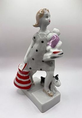Статуэтка "Переезд". ЛФЗИ (Ленинградский завод фарфоровых изделий, 1960-е гг.) Копия 1990 - 2000-е гг.