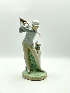 (П) Фарфоровая статуэтка «Гольфист» из серии Спорт, Лядро (Lladro), Испания, художник Венсан Мартинес, конец ХХ века.