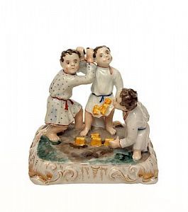 (П) * Мальчики, играющие в бабки. Мастерские Гжели, XIX в. Фарфор, роспись, золочение. В - 12 ...
