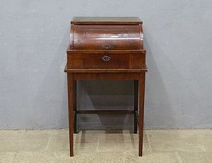 Конторка в стиле ампир. Середина XIX в. Красное дерево, лак, набор 98 х 59 х 57 см