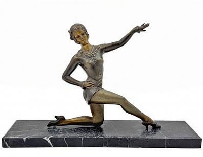 (П) Скульптура "Танцовщица". Европа, 1930-е гг. Шпиатр, бронзирование, мрамор. Постамент - 11 х ...