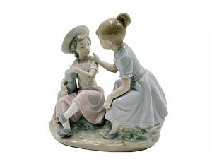 (П) Фарфоровая статуэтка "Это моя кукла" («It is My Doll», №0280). Лладро (NAO by Lladro), ...