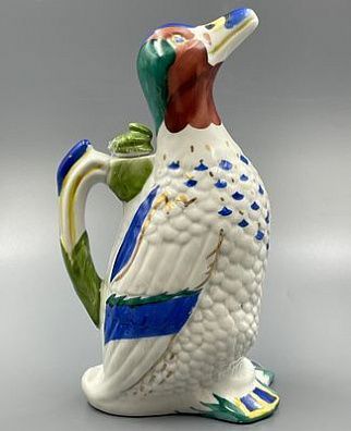 (П) Кувшин из фарфора «Утка», ЛФЗ, скульптор Ризнич И. И., 1940-е Фарфор, роспись Выс. 23 см