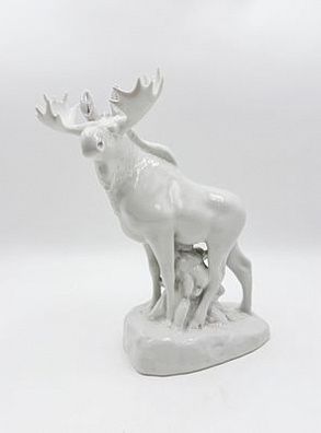 (П) Лось. ЛФЗ, скульптор Б.Я. Воробьёв. 1960-е гг. Фарфор. Высота 36 см Скол на холке. Марка ...