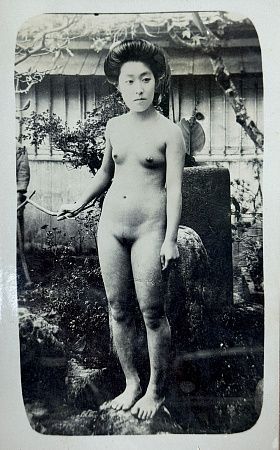 (П) Японская студийная эротическая фотография эпохи Мэйдзи (ок. 1870-1900гг).