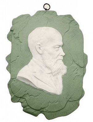 (П)* Барельеф А.Н. Островский. 1900-е. Бисквит. 22 x 16 см.