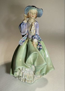 Статуэтка ROYAL DOULTON Porzellan HN1833 Top O' The Hill 7 " Hinten Figur Stil. Англия. 1937 г.