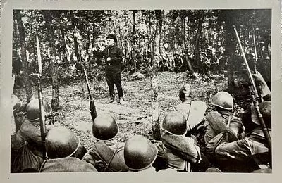 (П) Фотография "К. Симонов выступает перед бойцами". 1942 г. 11,5 х 17,5 см. На оборотной ...