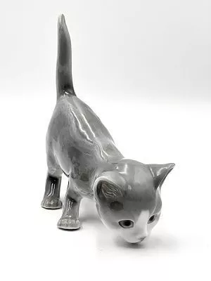 (П) Кот с поднятым хвостом. Датская королевская фарфоровая мануфактура. XX век. Фарфор, ...